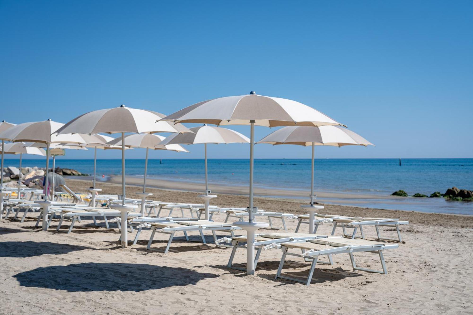 Hotel Club Del Sole Stork Family Collection à Giulianova Extérieur photo